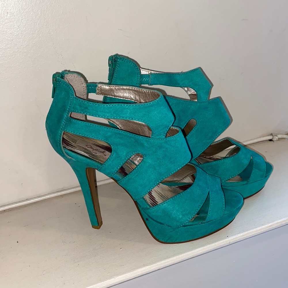Teal heels